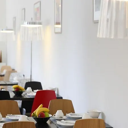 Hotel Des Inventions 3*