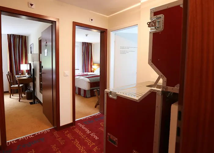 Hotel Des Inventions 3*