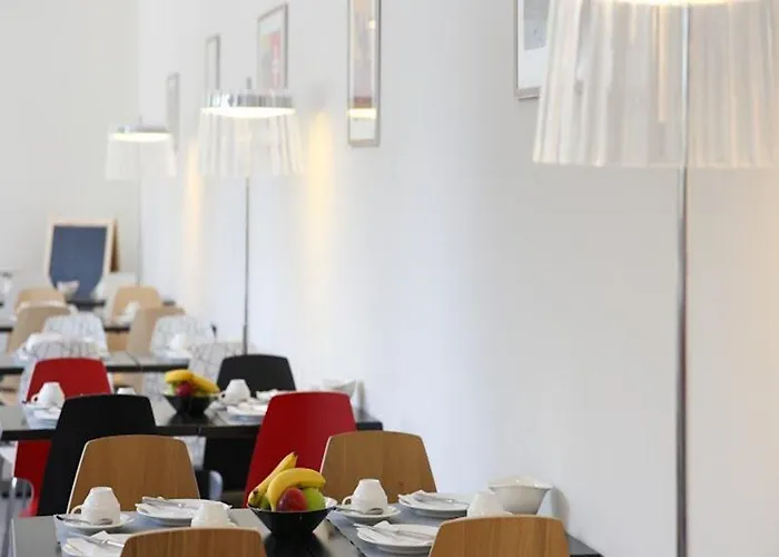 Hotel Des Inventions 3*